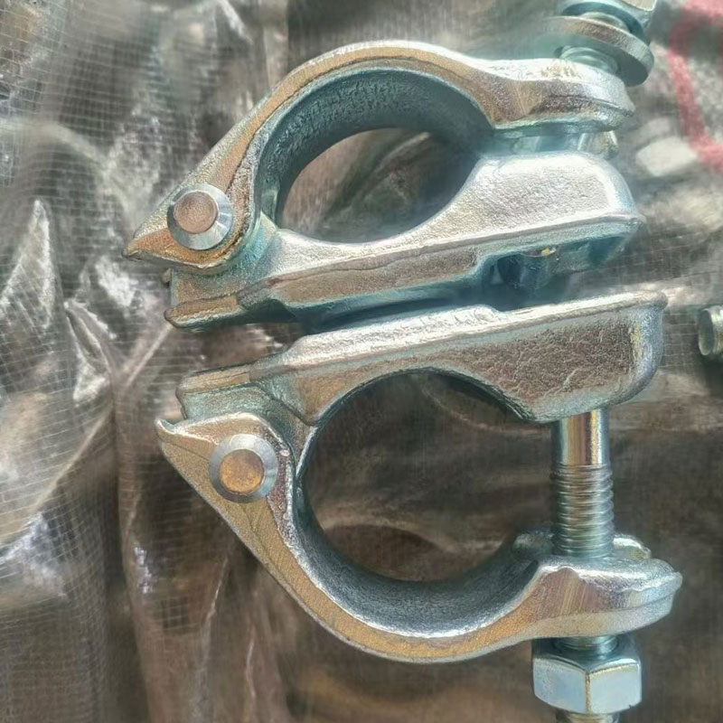 Forged swivel coupler