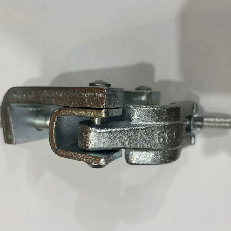Gravlock coupler